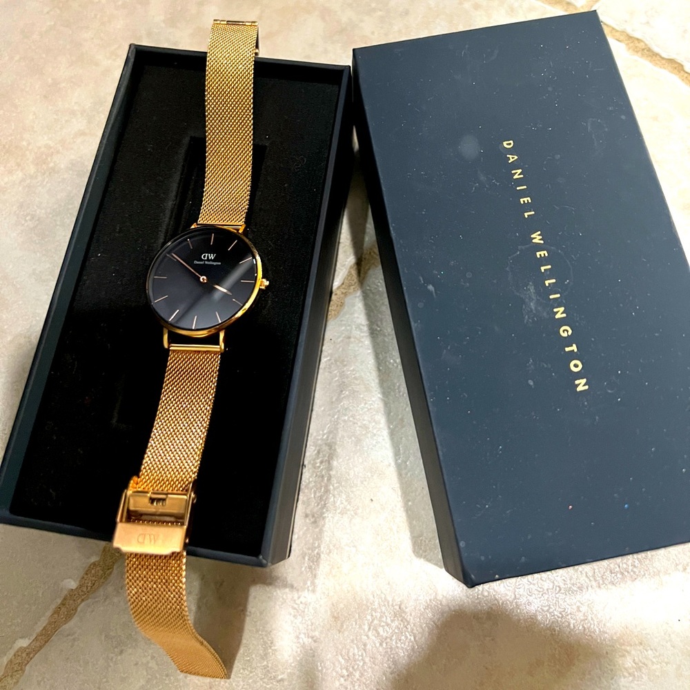 Daniel Wellington rose gold watch
